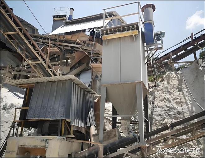 在振动筛的工业应用中布袋除尘器吸尘罩的设计犹如为粉尘编织一张精密的捕捉网其重要性